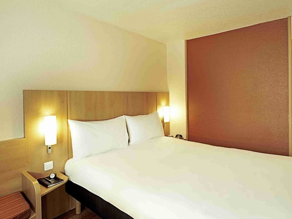 Ibis Montbeliard Hotell Rum bild