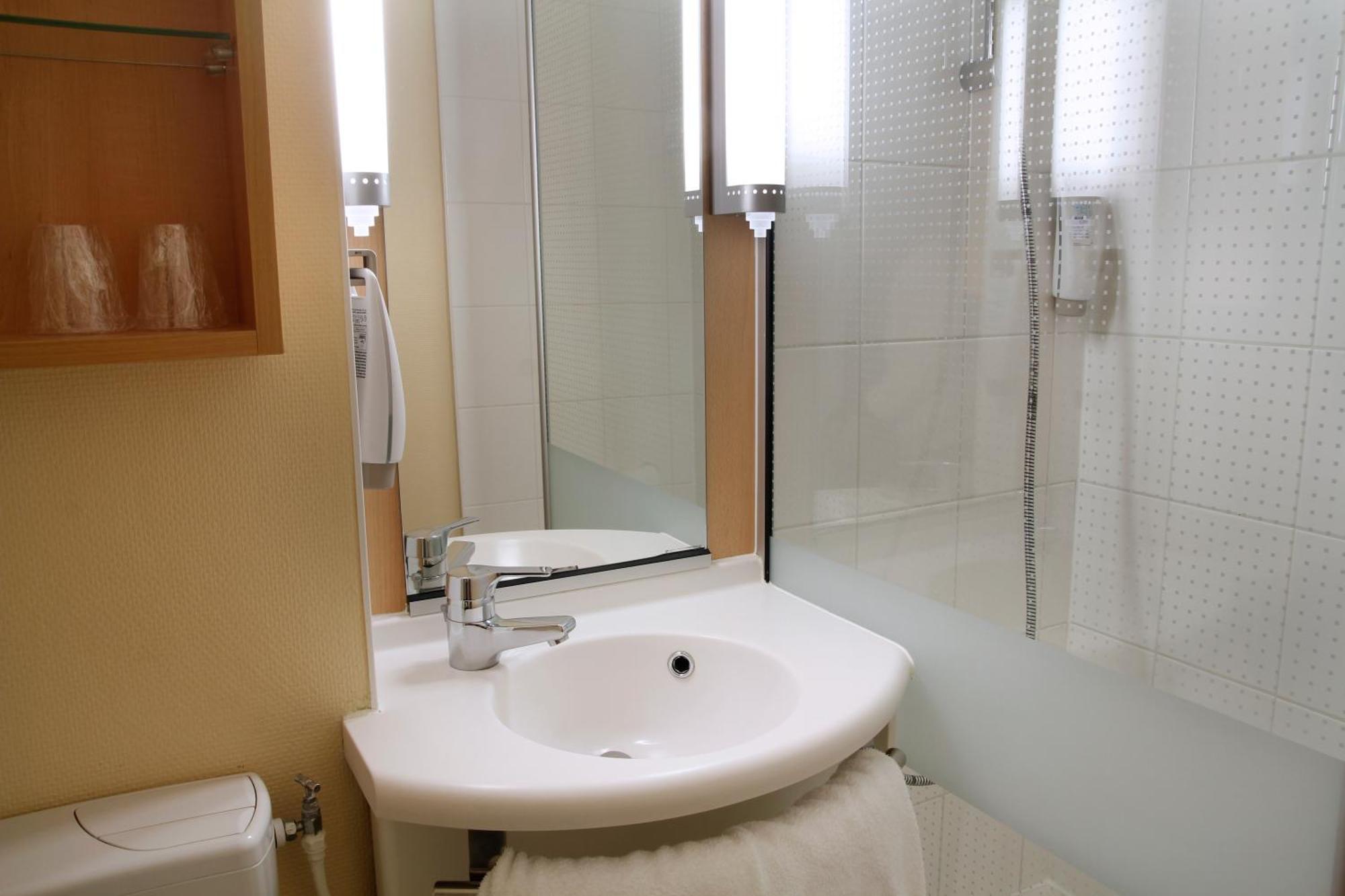 Ibis Montbeliard Hotell Exteriör bild