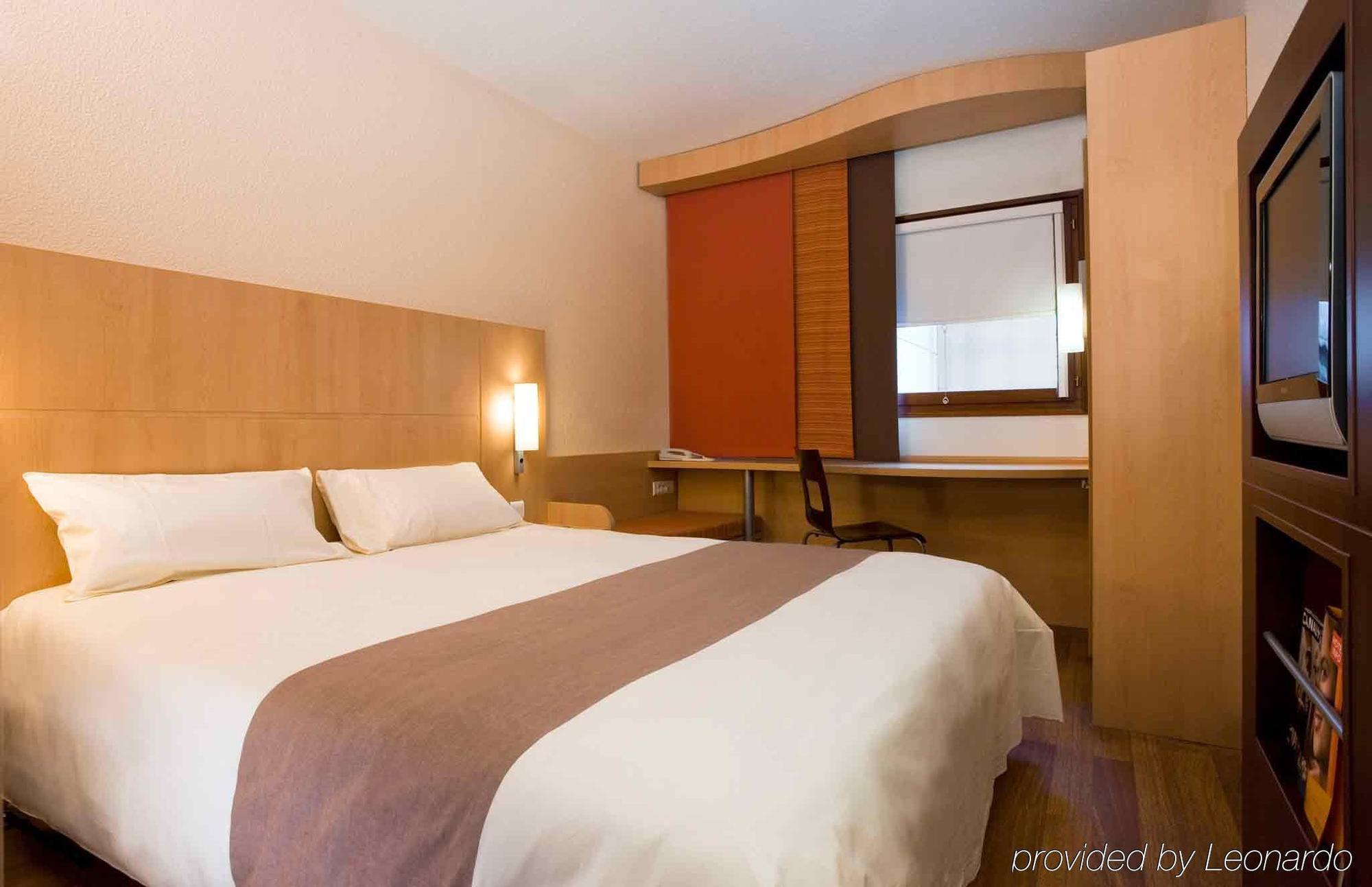 Ibis Montbeliard Hotell Exteriör bild
